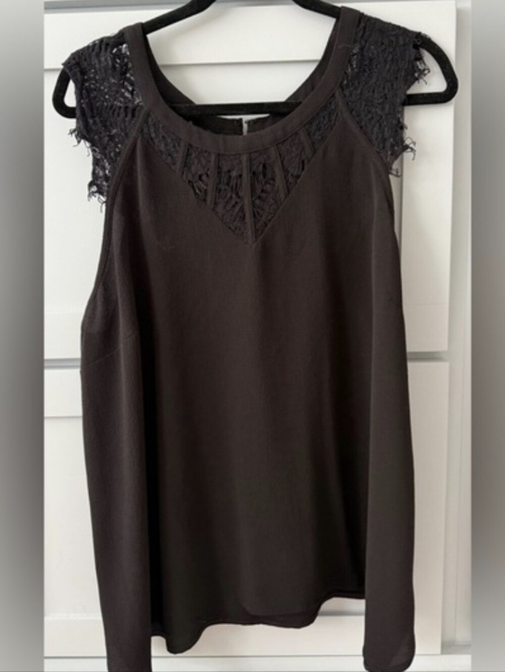 41 Hawthorn Lace Trim Sleeveless Top